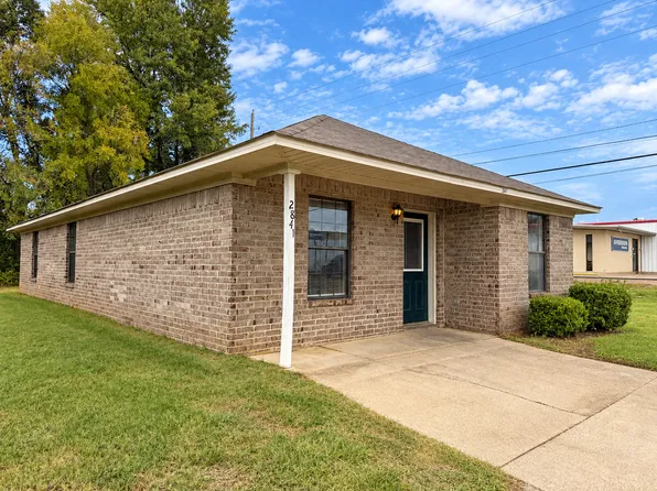 2841 Love Creek Dr, Texarkana, AR 71854