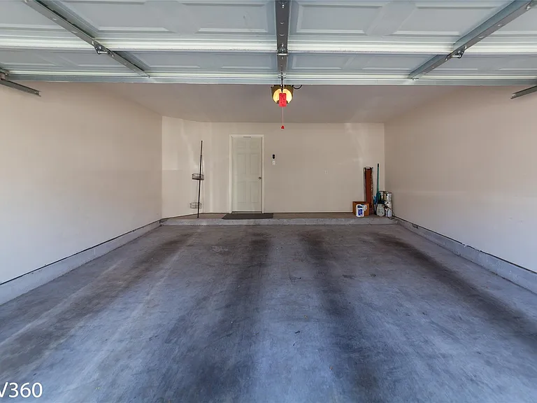 2943 Meadowglen Crst — Photo 26