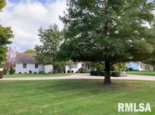 5930 N Lake Rd, Springfield, IL 62711