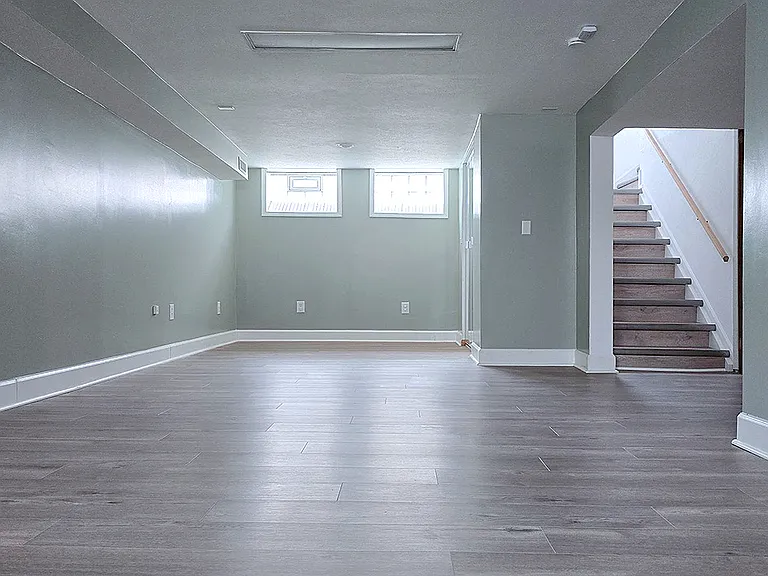 1424 Parkview Dr — Photo 12