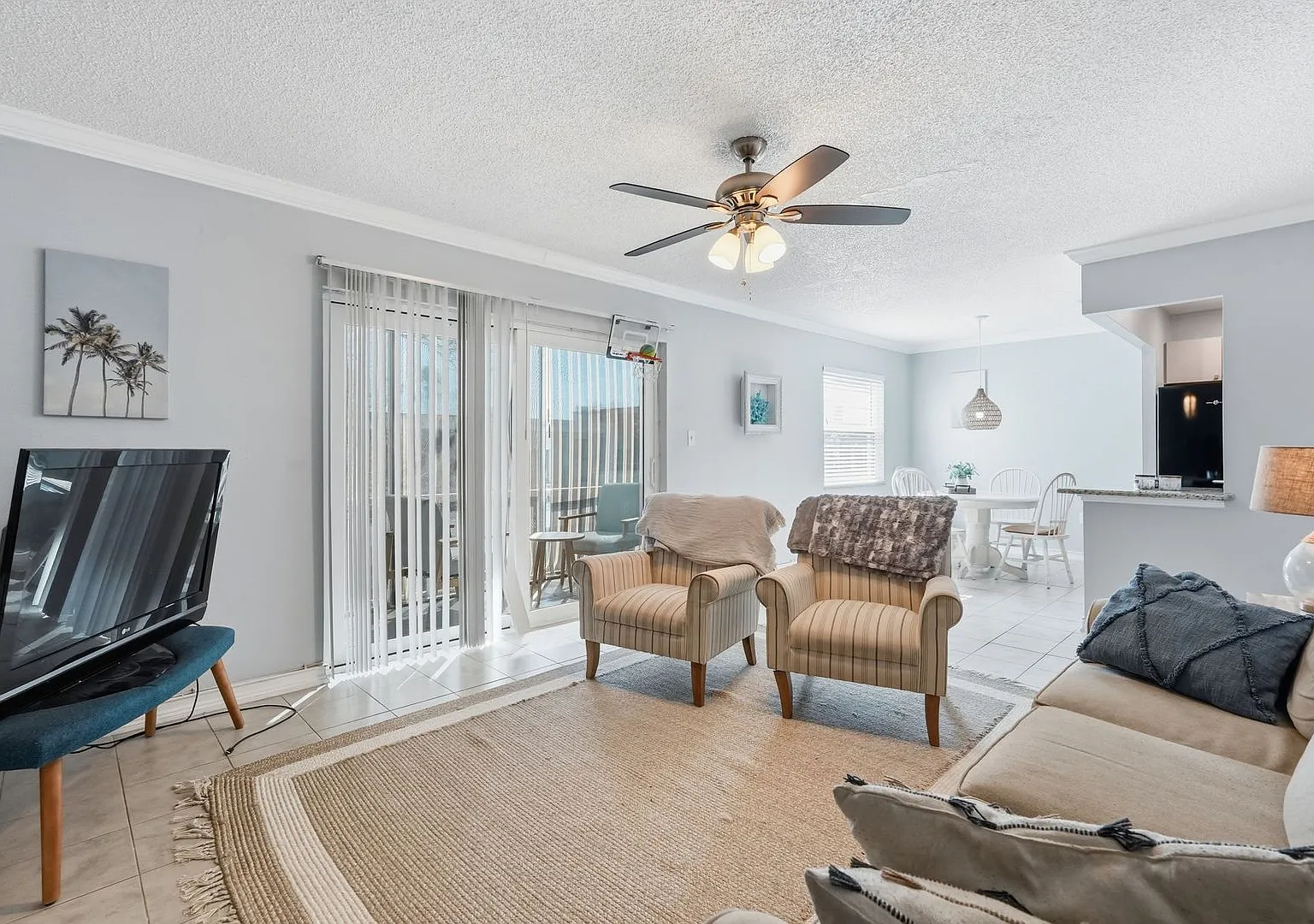 Beautiful Condo Located in Clearwater - Available Now! — Photo 2