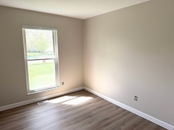 4th image of 41816 Park Ridge Rd