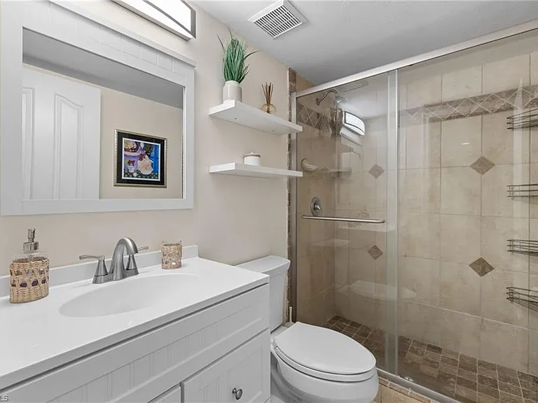 6290 Bellerive Ave #105 — Photo 21