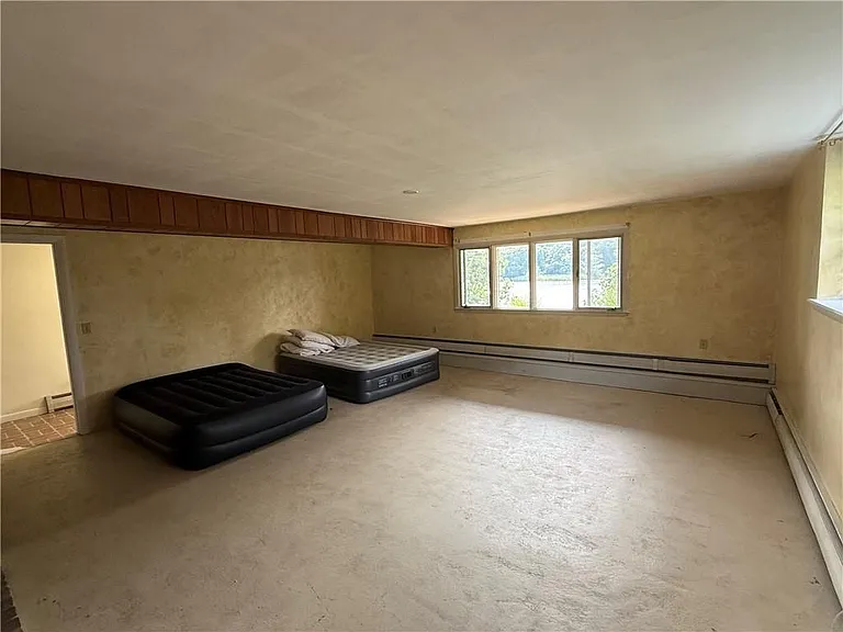 28 Lakeside Dr — Photo 2