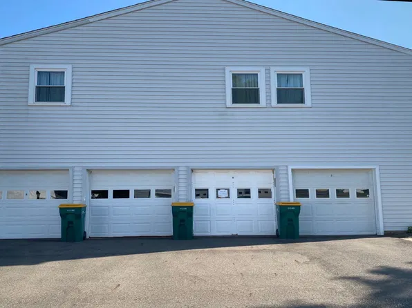 2542 Royal County Down Dr, Uniontown, OH 44685