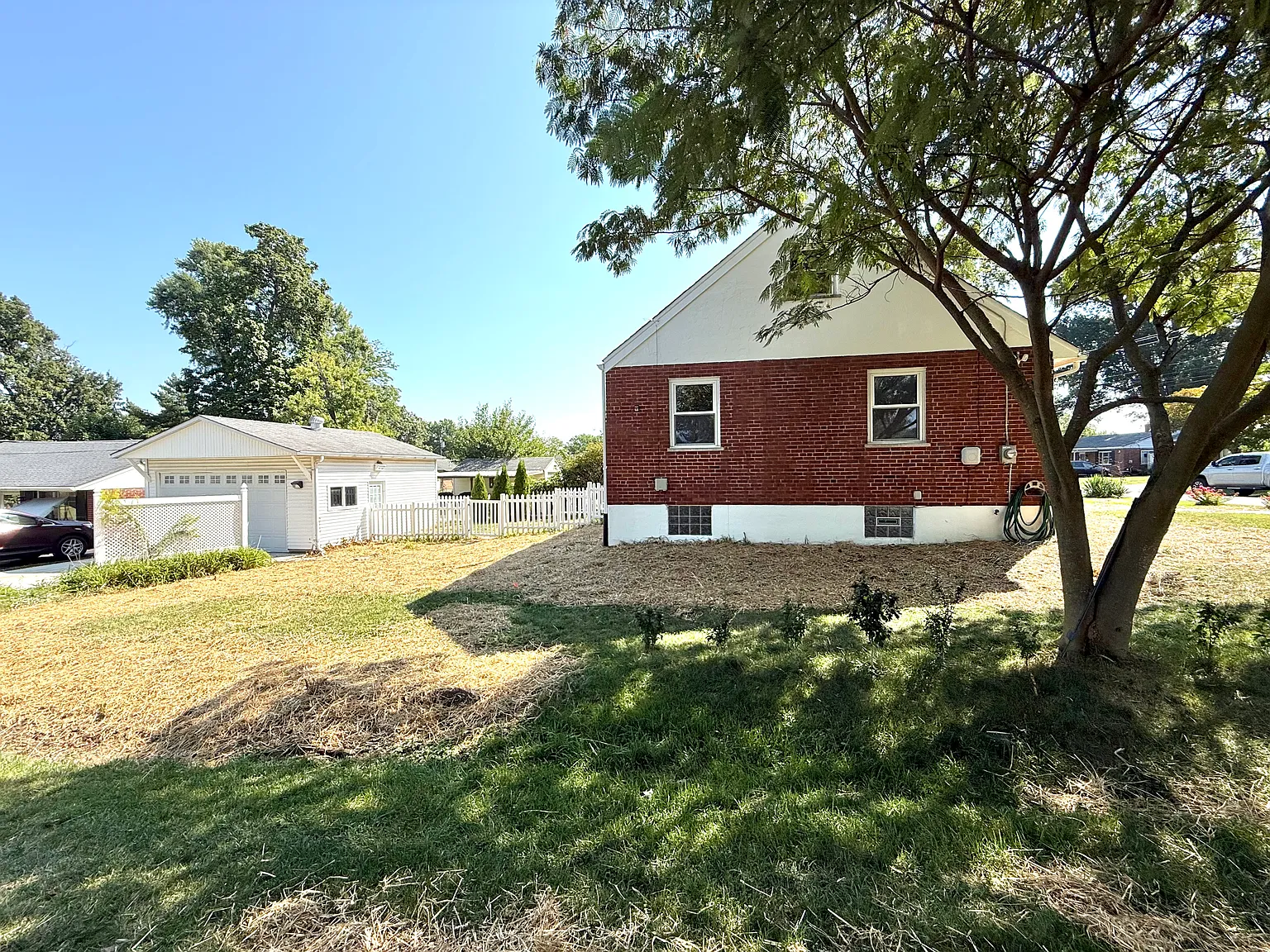 3 bed, 1219 sqft, $2,240 — Photo 2