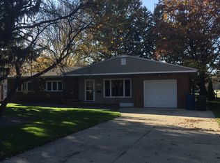 352 S Lake St, Amherst, OH 44001