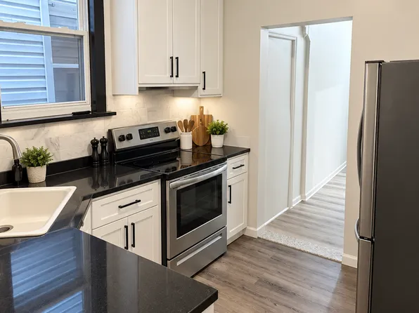3111 41st St #2, Astoria, NY 11103