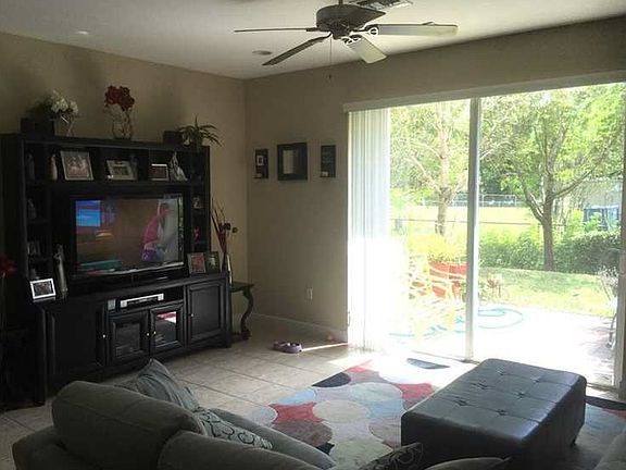 4th image of 7768 Deercreek Ct