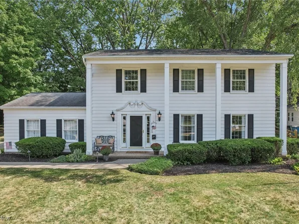 38899 Andrews Pl, Willoughby, OH 44094