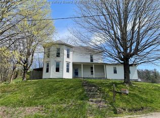 545 Frozen Camp Creek Rd, Gay, WV 25244