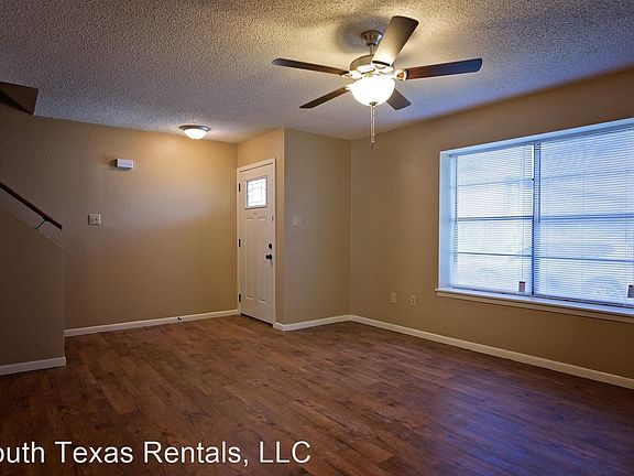3rd image of 1601 N De Leon St