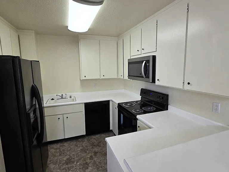 27703 Persimmon Dr — Photo 5