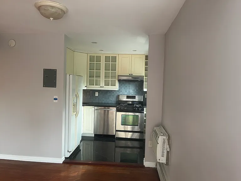 1575 Center Ave — Photo 9