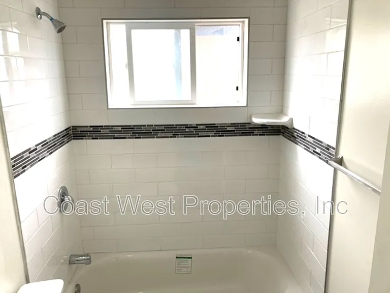 1361 Grand Ave #1 — Photo 7