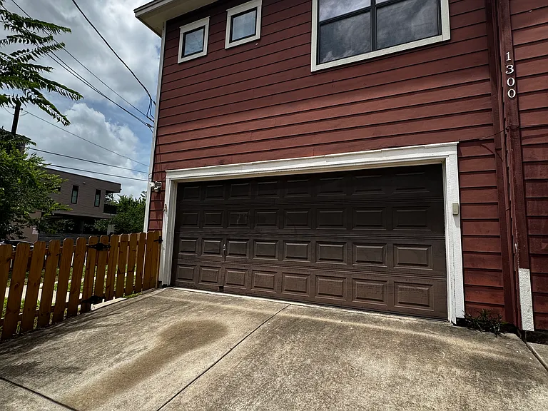 1300 Chicon St #A — Photo 4