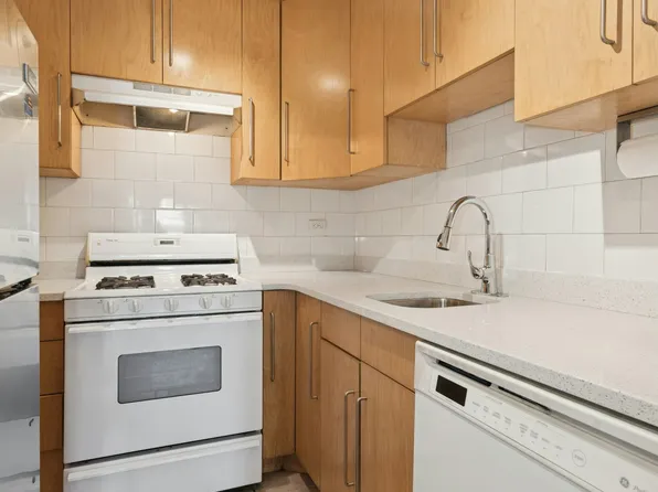 330 Third Avenue image 7 of 13