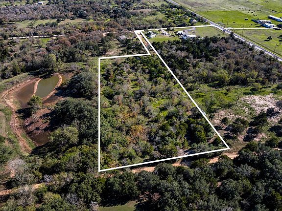 2nd image of 105 Crooked Rd