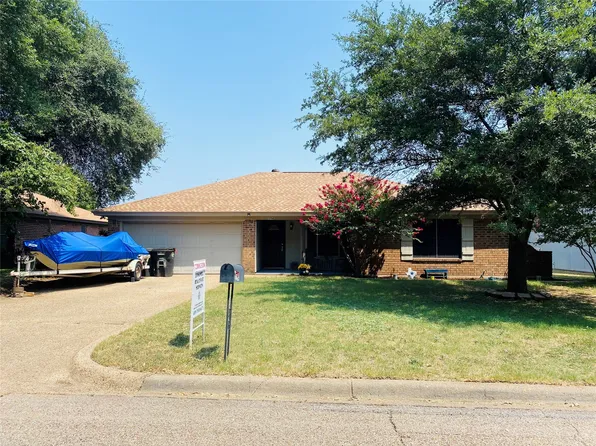 2204 Towne North Dr, Cleburne, TX 76033