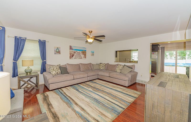 5th image of 4511 Burnett Street