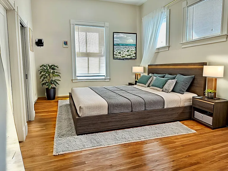 470 Green St #2 — Photo 4