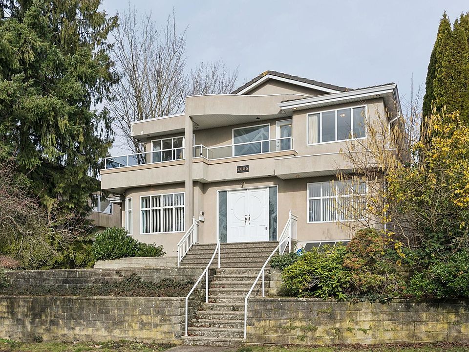 1st image of 2085 Qualicum Dr