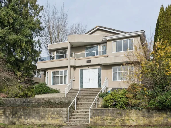 2085 Qualicum Dr, Vancouver, BC V5P 2M3