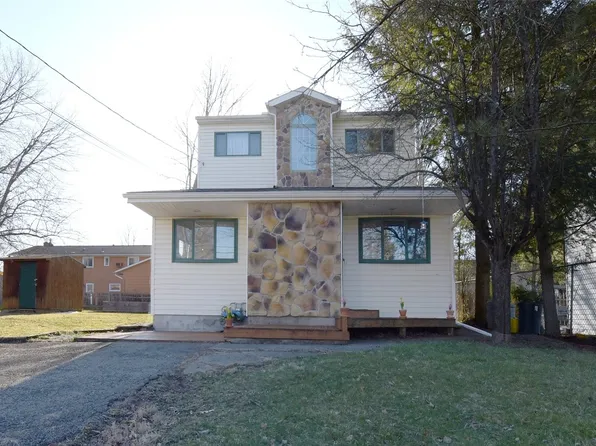 817 N McKinley Ave, Endicott, NY 13760