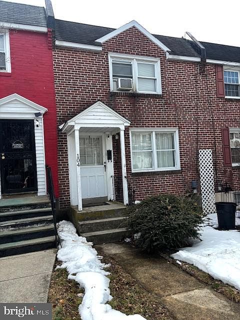 1st image of 104 Rhodes Ave