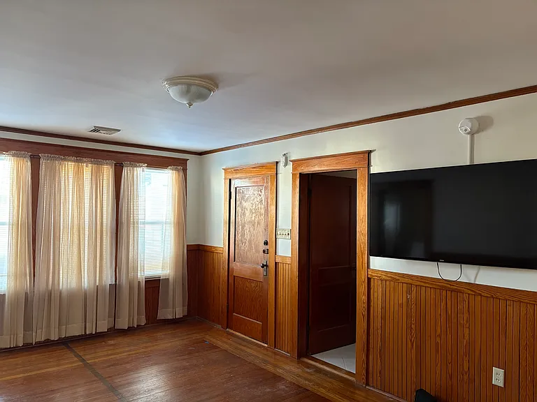 210 Wayne St #2 — Photo 2