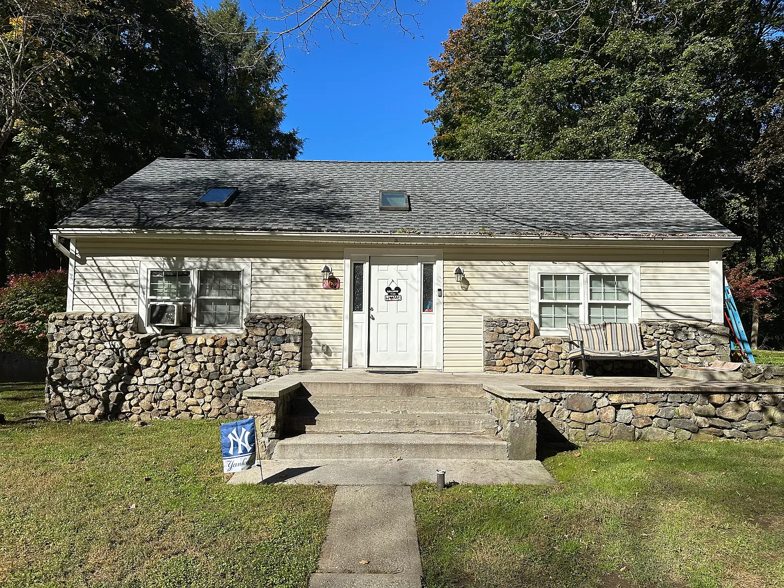 2 bed, 950 sqft, $3,000 — Photo 1