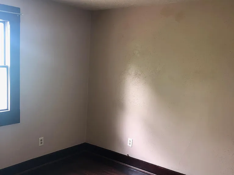 1820 Clarendon Ave — Photo 11