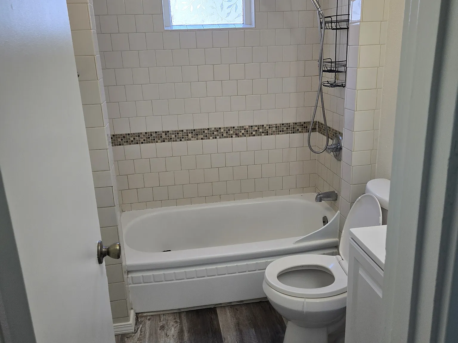 3 bed, 1.5 bath, $2,450 — Photo 4