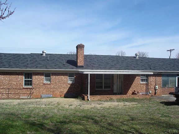 3rd image of 121 Gouyer Dr