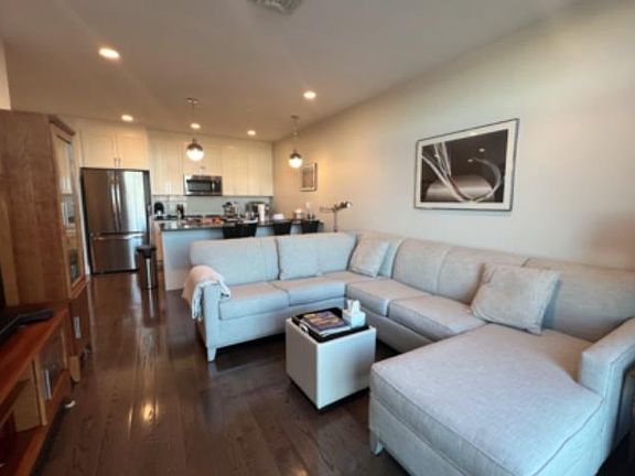 2nd image of 434 McGrath Hwy #407A
