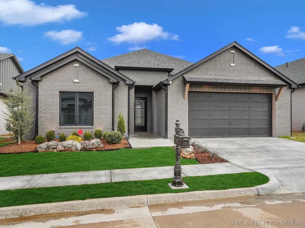 1105 W 86th St, Tulsa, OK 74132