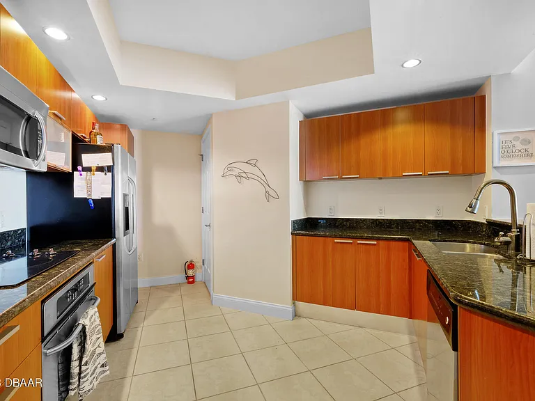 231 Riverside Dr #9061 — Photo 5