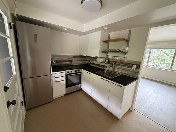 3rd image of 1820 Alpine Ave #3