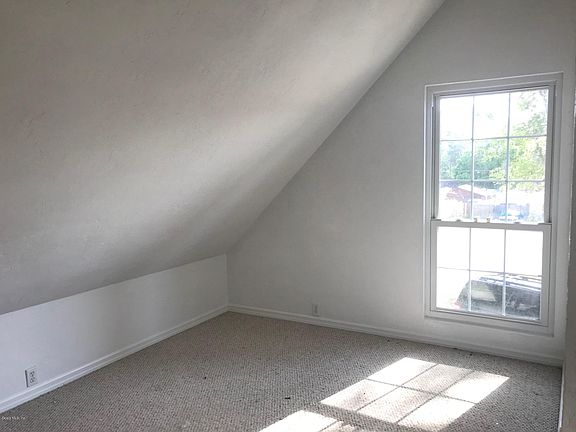 4th image of 4290 NE 2nd Ct