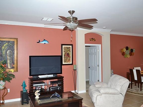 4th image of 5075 Layton Dr