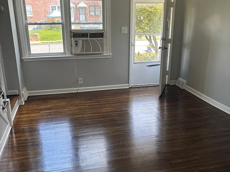 40 Folcroft Ave — Photo 3