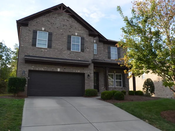 5230 Poplar Knoll Dr, Matthews, NC 28105