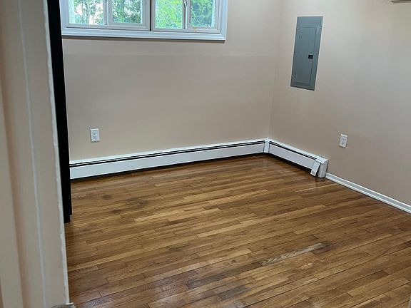 3rd image of 28 Park Ave