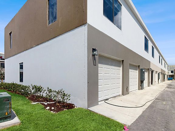 3 Car Garage