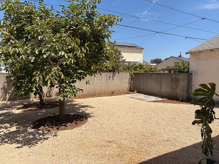 2374 Woods Ave — Photo 25