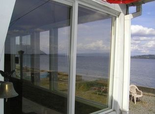 8009 Possession Beach Walk, Clinton, WA 98236