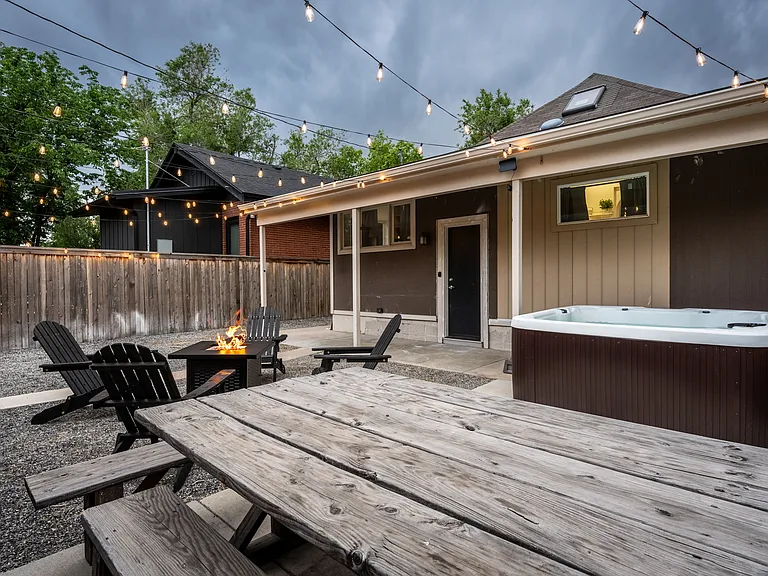 1246 S Clarkson St — Photo 18