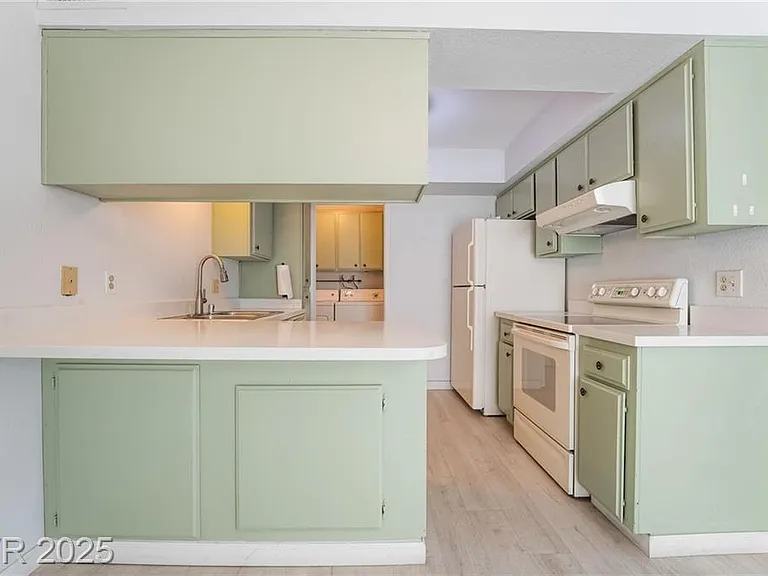 3141 Pinehurst Dr #C — Photo 23