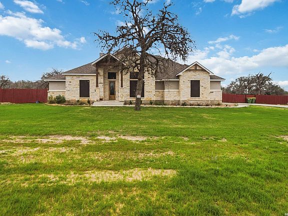 3rd image of 104 Hondo