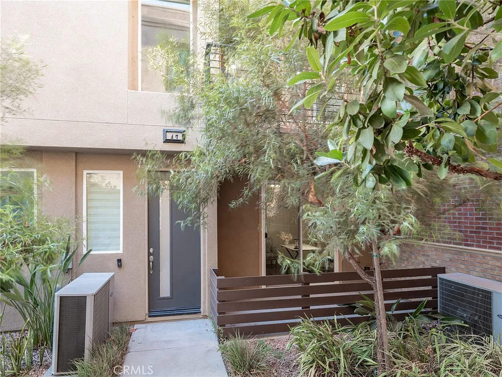 3 bed, 1650 sqft, $3,500 — Photo 2